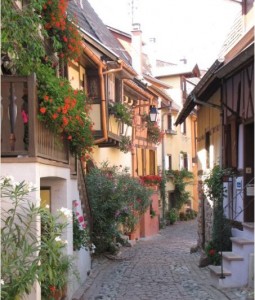 ruelle fleurie d'Eguisheim