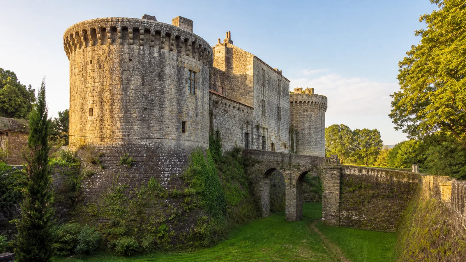 Château de Villandraut