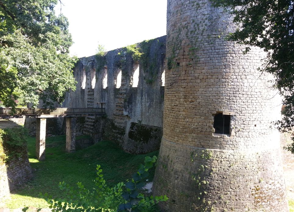 ruines Villandraut