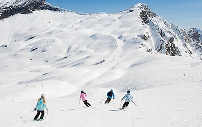 skieurs-sur-piste-haute-savoie